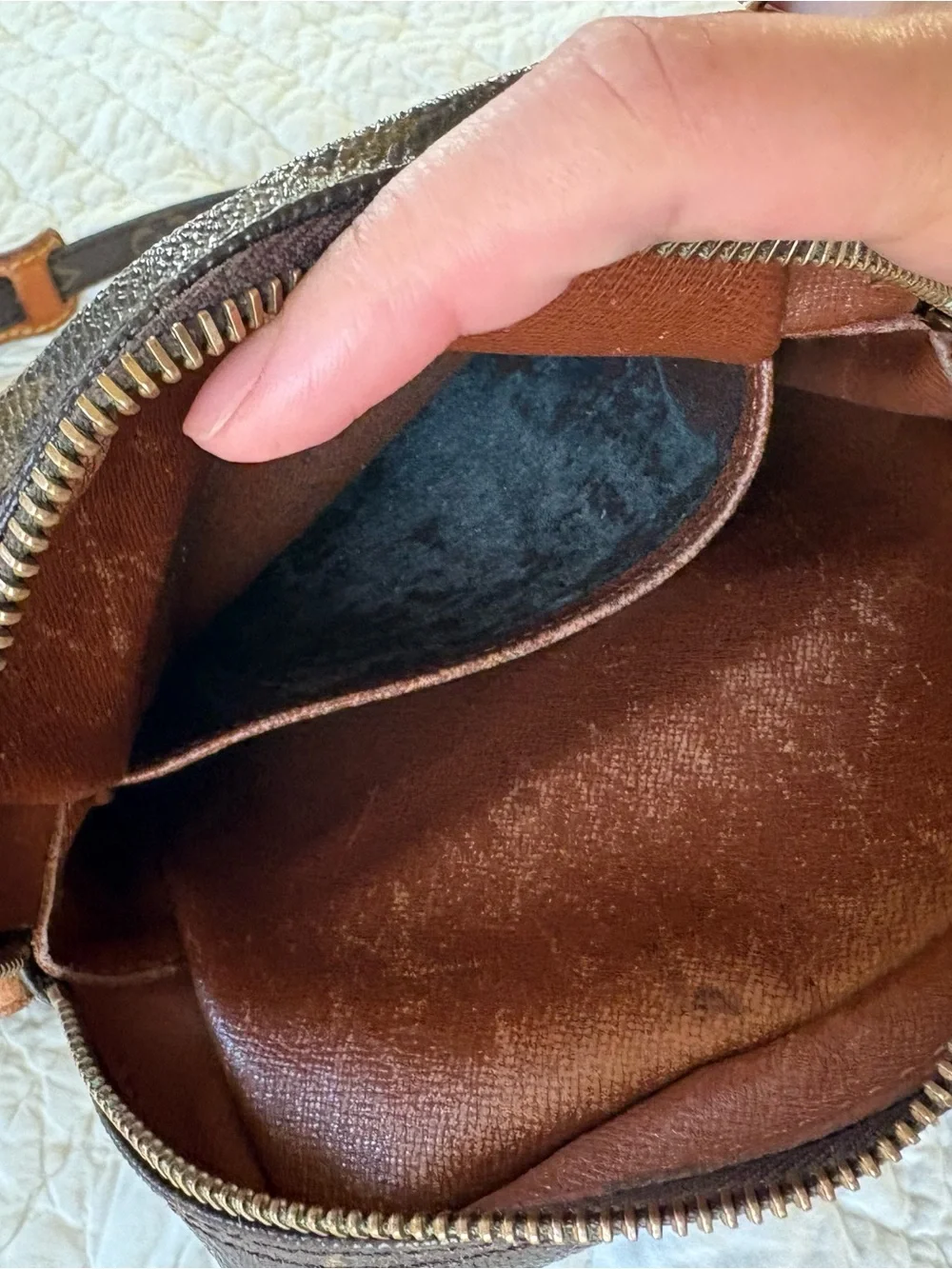 Louis Vuitton compact vintage